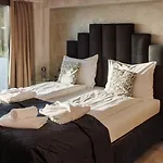 Wine Paradise - Glamping Vila Marezige